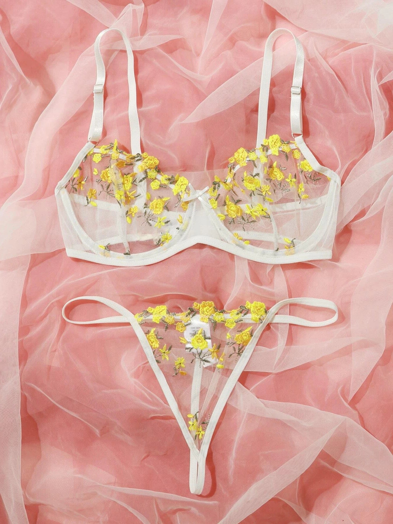 Flower embroidery white 3pcs